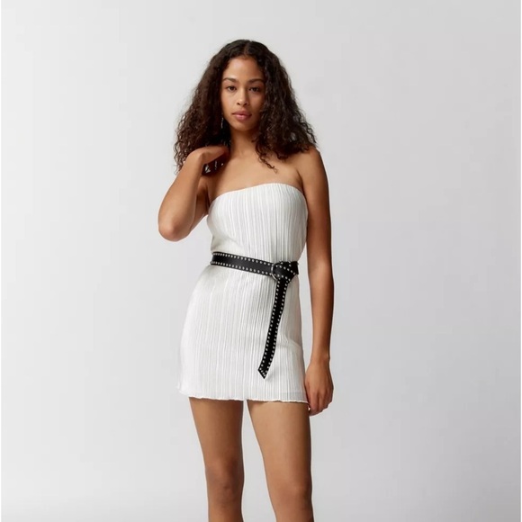 NWT UO Brittany Plisse Strapless Mini Dress - Picture 1 of 5